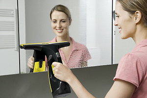 Karcher аккумуляторный стеклоочиститель WV 2 Black Edition